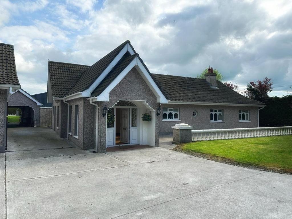 Rooms At Ballysax House The Curragh Exterior photo